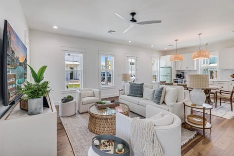 Living Area with Sleeper Sofa, 1st Floor