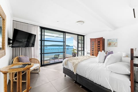 Premium Luxury Waterfront Room | Minibar, laptop workspace, iron/ironing board, cribs (surcharge)