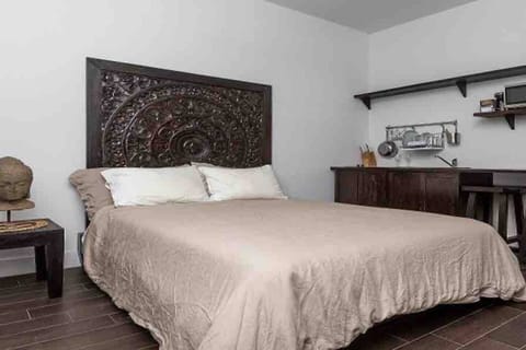 Queen sized bed and premium sheets are the norm!