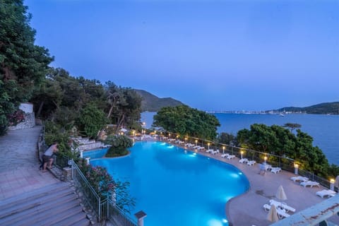 Seasonal outdoor pool