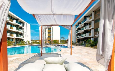 2 outdoor pools