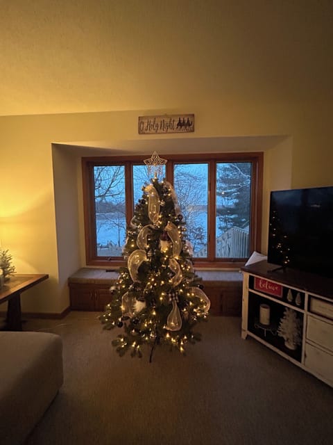 Great space for large gatherings for the Holidays