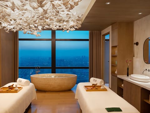 Couples treatment rooms, sauna, steam room, body treatments