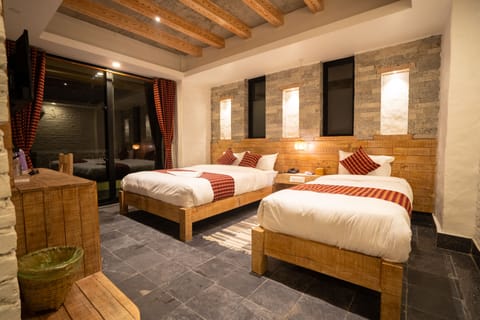 Deluxe Triple Room | Premium bedding, down comforters, pillowtop beds, individually furnished
