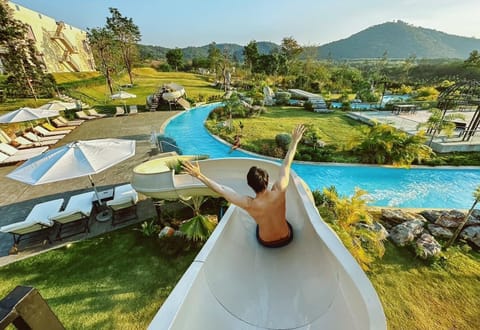 3 outdoor pools
