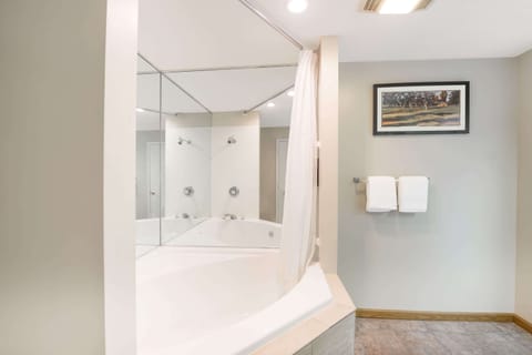 Free toiletries, hair dryer