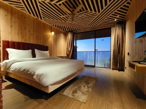 Deluxe Room | Soundproofing, free WiFi, bed sheets