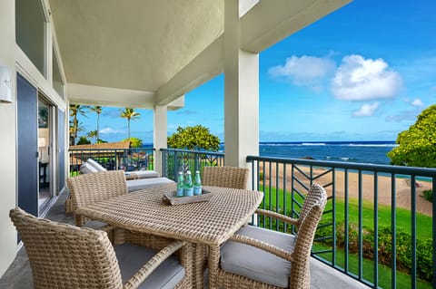 Waipouli Beach Resort H201 Oceanfront Presidential Suite