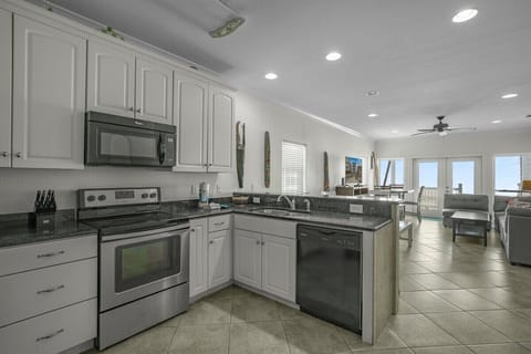 17 web or mls 1373 w beach blvd