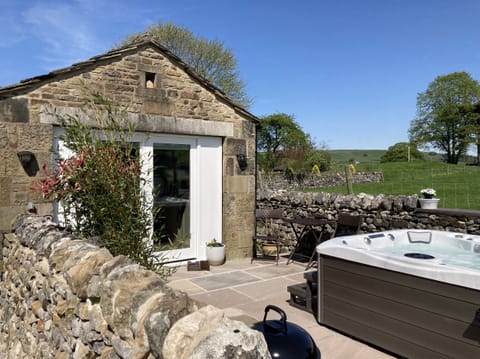 Cottage | Property grounds