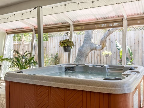 Indoor spa tub