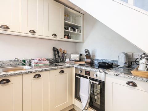 Fridge, dishwasher, electric kettle, toaster