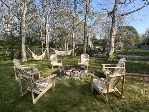 Relax on the hammocks, lit a fire, have a conversation, roast s'mores....