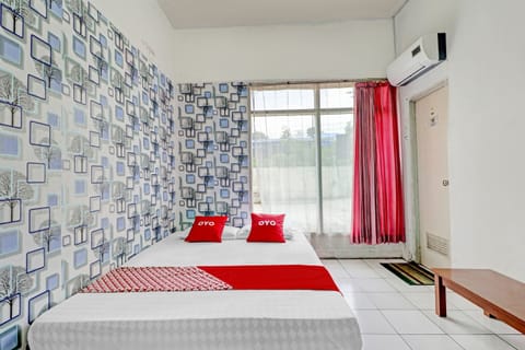 Standard Double Room | Desk, laptop workspace, free WiFi, bed sheets