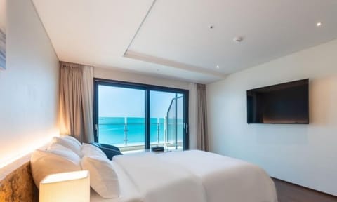 Ocean View Twin Room | Individually decorated, individually furnished, desk, free WiFi