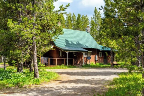 Private full access authentic cabin great for family retreats 