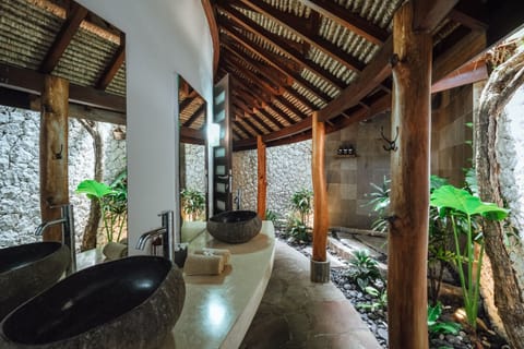 Villa, 1 Bedroom | Bathroom | Shower, free toiletries, hair dryer, towels