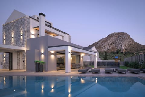 Outdoor surroundings designed to create meticulously executed WOW moments.