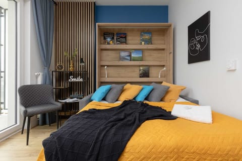 Comfortable double bed 