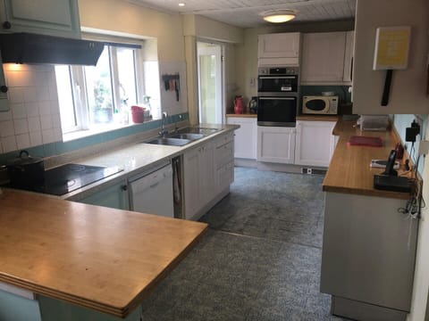 The kitchen is well equipped 