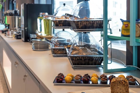 Daily buffet breakfast for a fee