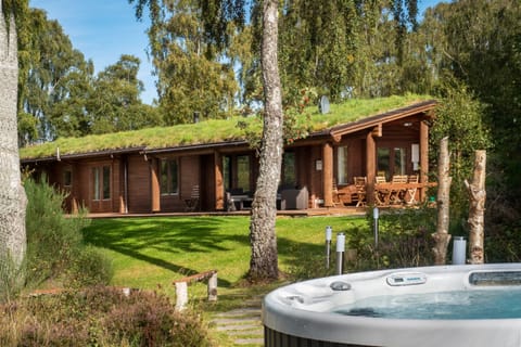 Croft Kincardine with hot tub