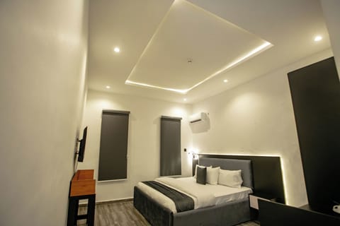 Standard Single Room | Individually decorated, individually furnished, desk, laptop workspace