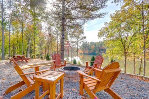 Elijay Vacation Rental | 4BR | 3BA | 2,600 Sq Ft | 4 Steps to Enter