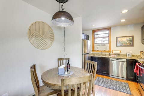 Dining Area | Dishes & Flatware Provided