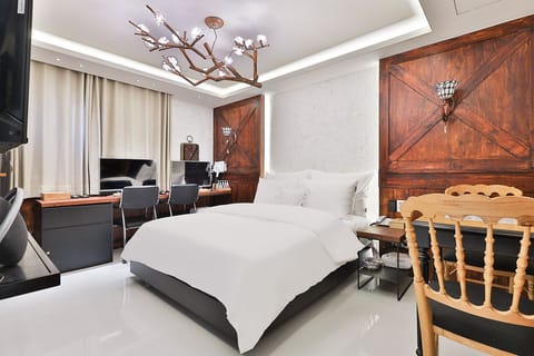 WiFi (free), individually decorated, individually furnished, bed sheets