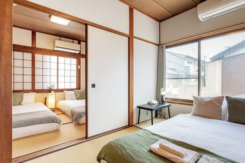 City House | 2 bedrooms, desk, laptop workspace, blackout drapes