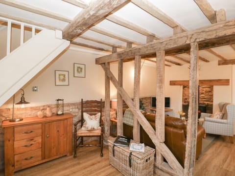2 bedrooms, individually decorated, individually furnished, free WiFi