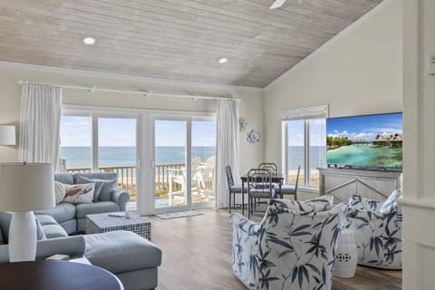 Welcome to the Hamptons!