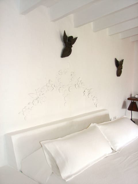 Individually decorated, rollaway beds, free WiFi