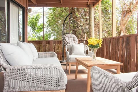 Cozy Outdoor Seating Area – Perfect for Relaxing and Enjoying Nature!