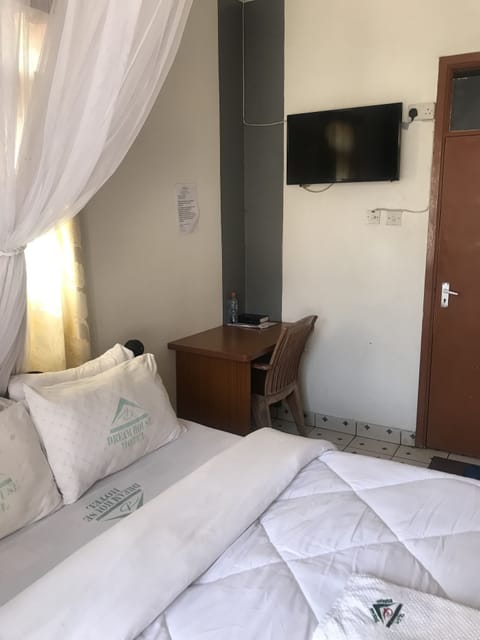 Deluxe Double Room | Desk, laptop workspace, free WiFi, bed sheets