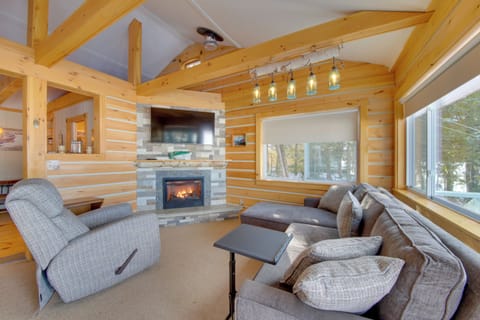 Cottage (3 Bedrooms) | Front of property