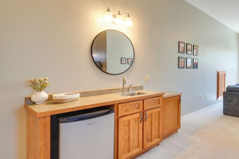 House (5 Bedrooms) | Interior