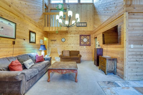 House (3 Bedrooms) | Interior