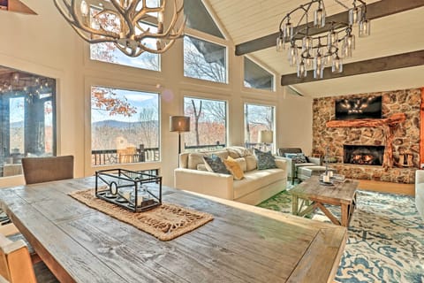 House (5 Bedrooms) | Interior