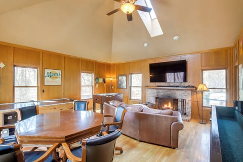 House (5 Bedrooms) | Interior