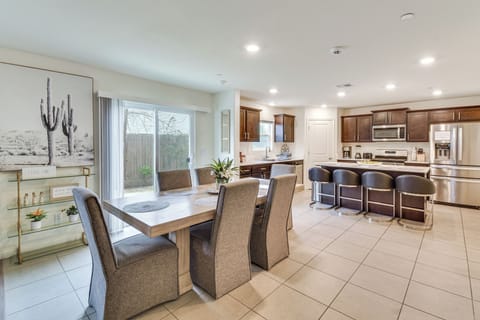 House (4 Bedrooms) | Interior