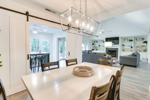 House (5 Bedrooms) | Interior