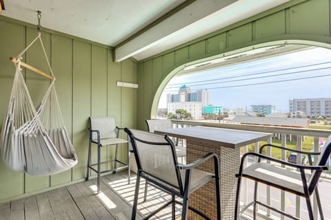 Apartment (2 Bedrooms) | Front of property