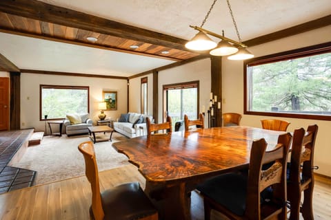 House (4 Bedrooms) | Front of property