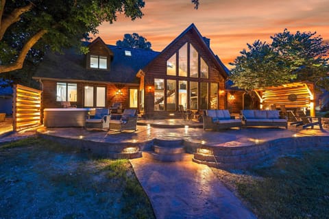 House (5 Bedrooms) | Front of property