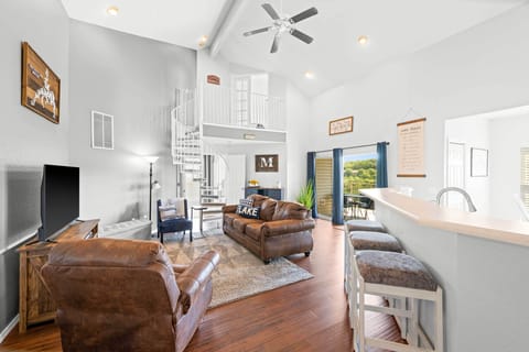 Apartment (3 Bedrooms) | Front of property