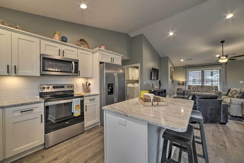 House (3 Bedrooms) | Interior