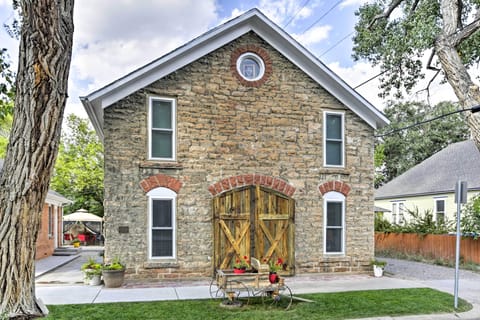 Apartment (2 Bedrooms) | Front of property