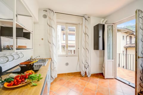 Family Apartment, 2 Bedrooms, Balcony (Riccardo House Stresa 1 min from Lake) | Private kitchen | Espresso maker
